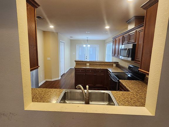 4th image of 552 Brooke Hampton Dr