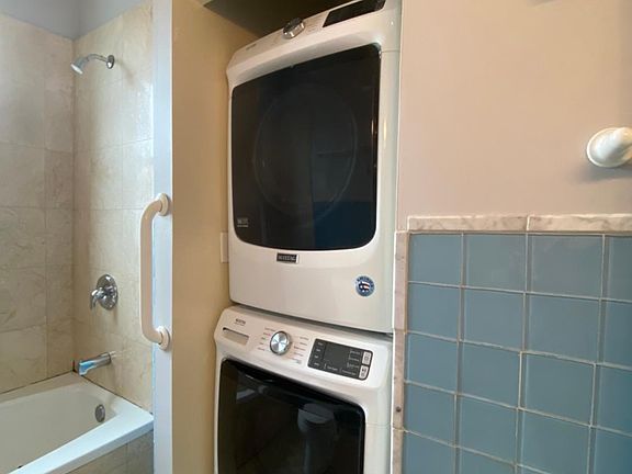 4th image of 3760 W Fullerton Ave #3