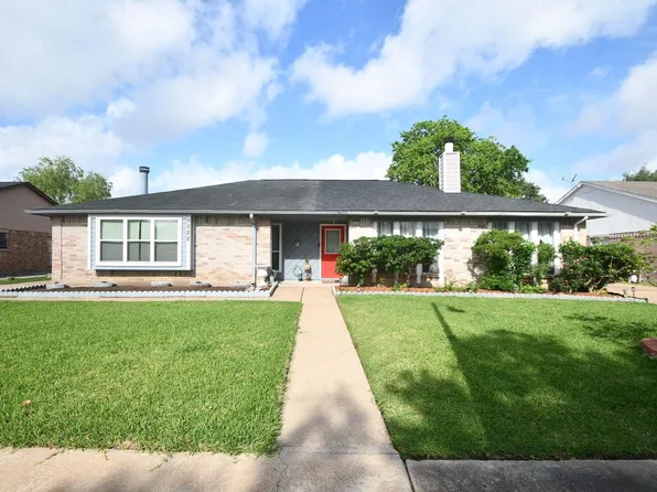 9518 Riverside Lodge Dr, Houston, TX 77083