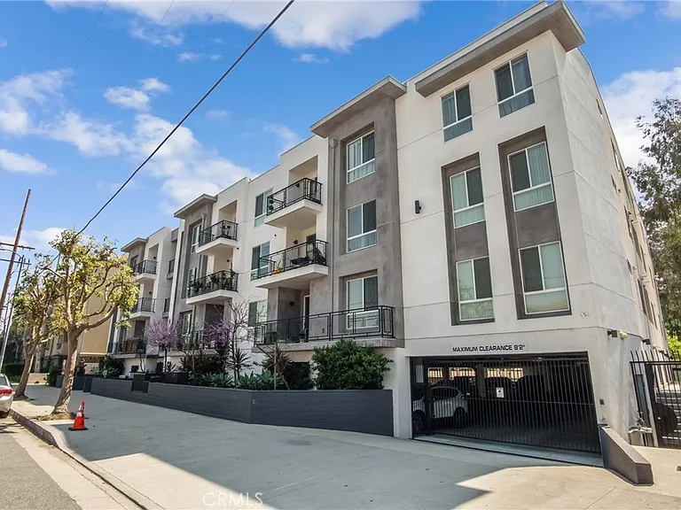 11616 Burbank Blvd #305 — Photo 22