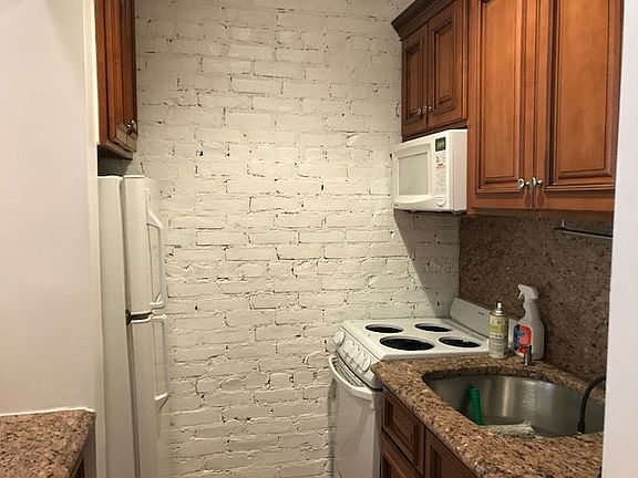 5th image of 155 E 84th St APT 6C
