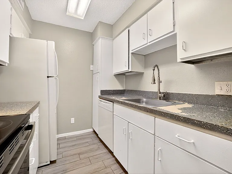 285 Wymore Rd #202 — Photo 23