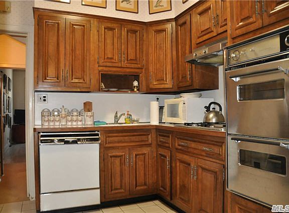 4th image of 6722 Groton St