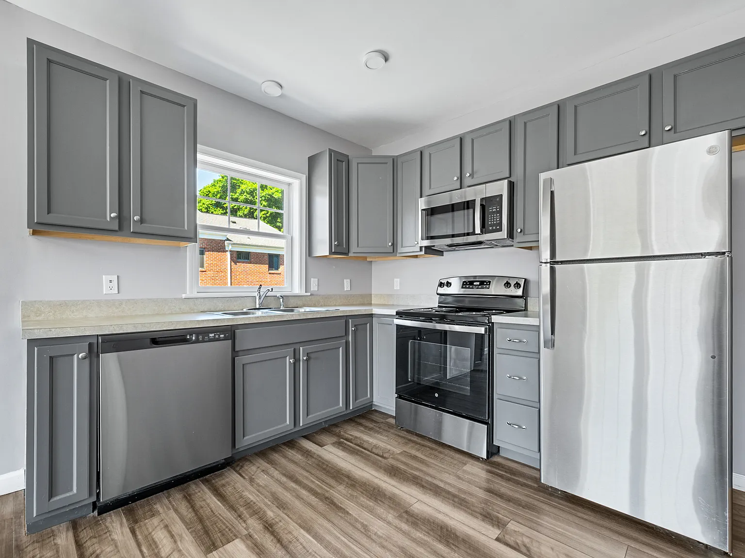 2 bed, 1.5 bath, 950 sqft, $3,400 — Photo 4