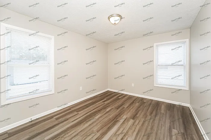 16209 Glendale Ave — Photo 10