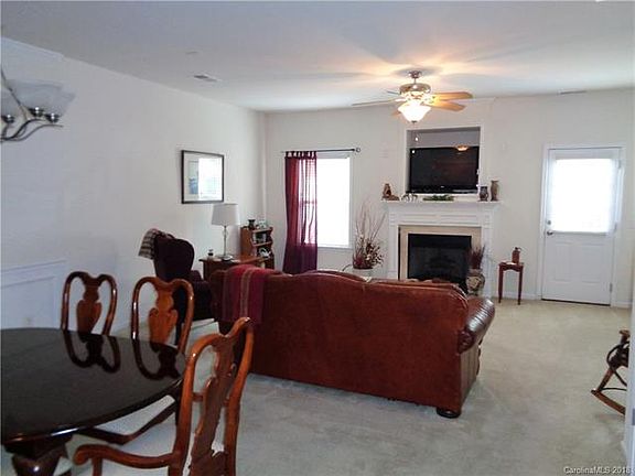 4th image of 312 Rose Garden Ct