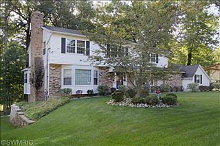 2nd image of 7617 Ravenswood Dr