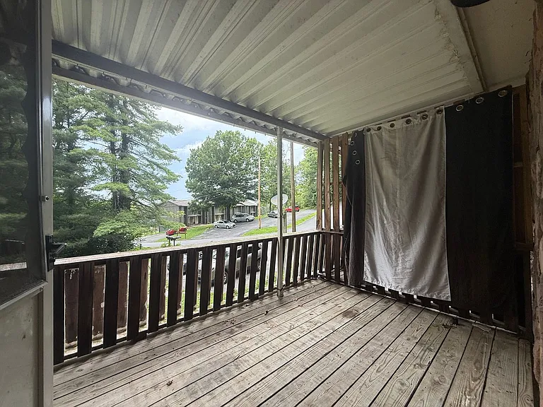 1504 Colony Park Dr — Photo 17