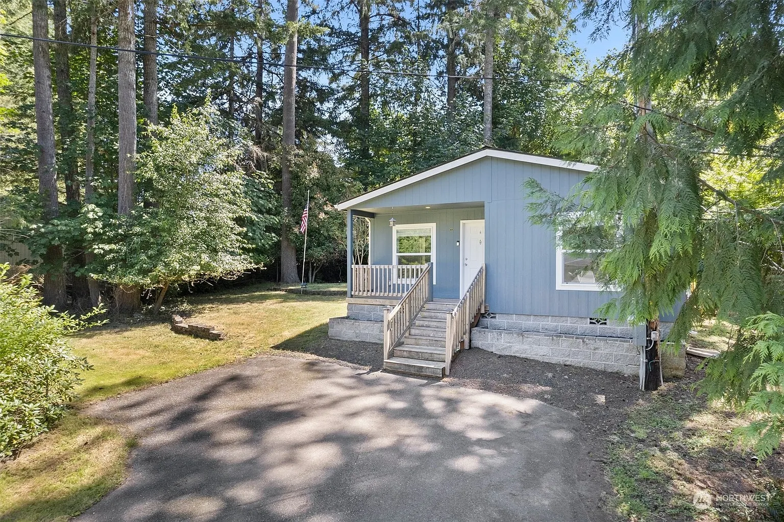 240 E Mclane Drive photo 1