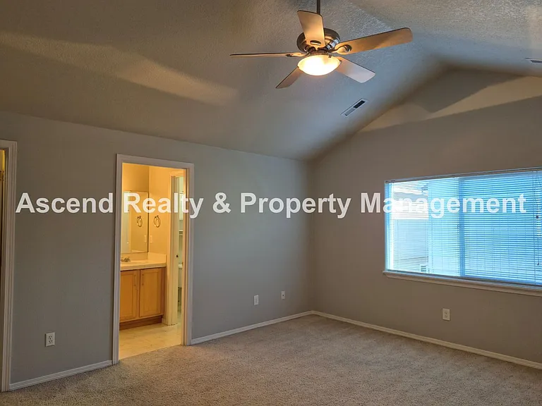 17634 SW September Ln — Photo 14
