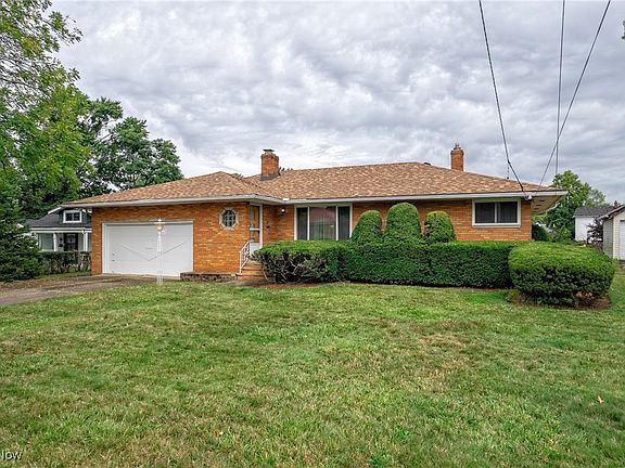 2nd image of 5897 Twin Lakes Dr