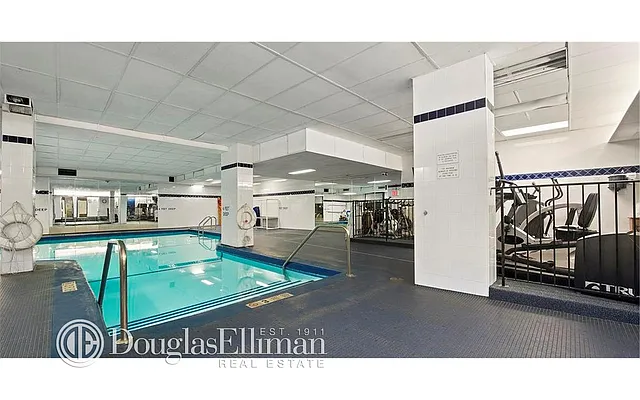 Sold by Douglas Elliman | media 21