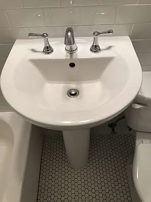 Rented by Metropolis Real Estate of Manhattan | media 28