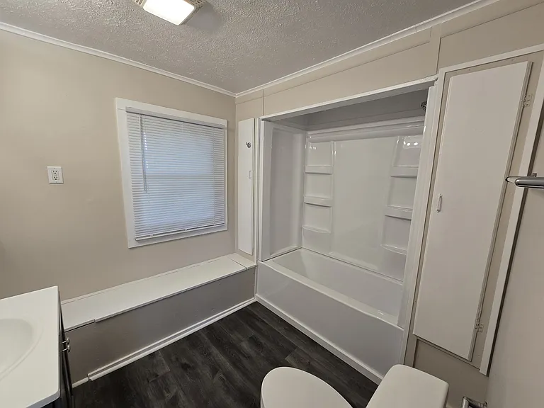 2019 Catalpa St — Photo 10