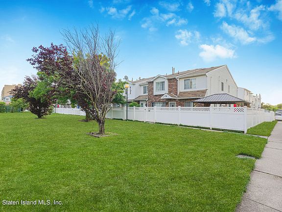 4th image of 41 Country Dr W #A
