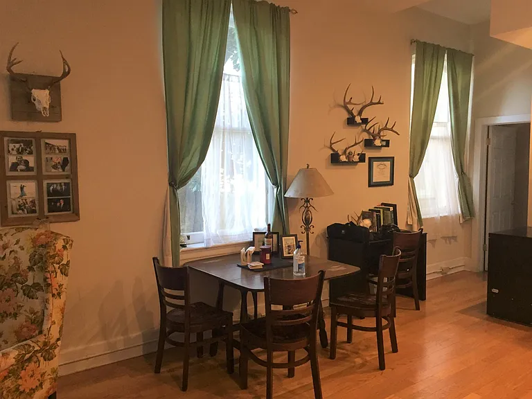 212 W Franklin St #101 — Photo 3