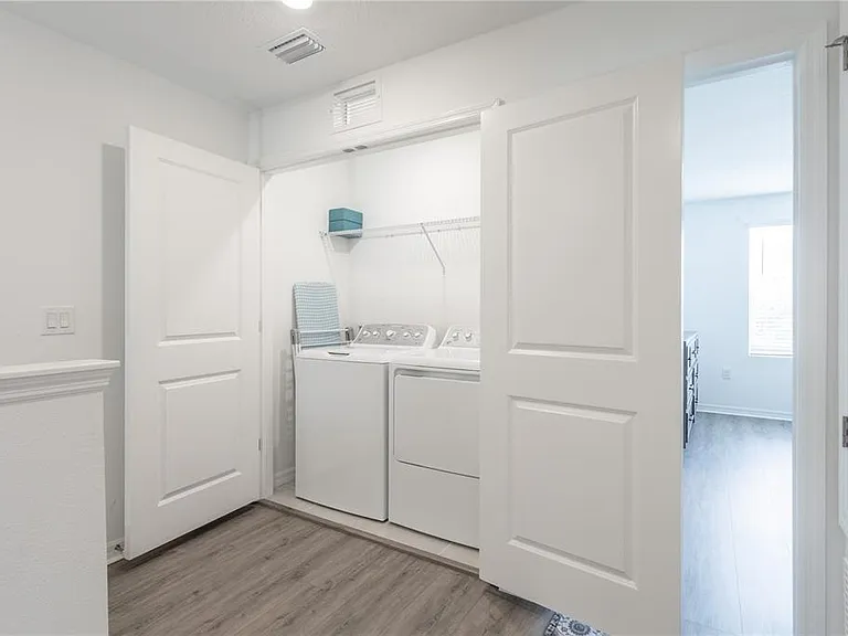 8473 Lunar Skye St — Photo 33