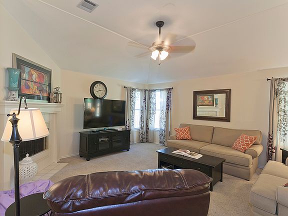 2nd image of 6900 Bancroft Woods Dr