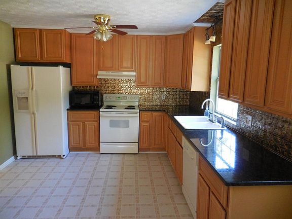 3rd image of 105 Johnson Dr