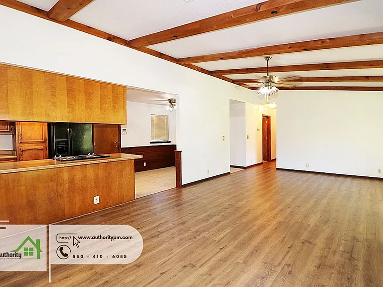 1744 Kildare Dr — Photo 10