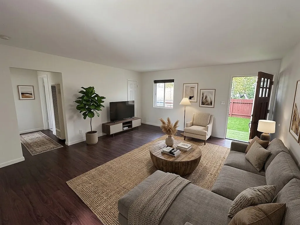 1 bed, 810 sqft, $2,295 — Photo 2