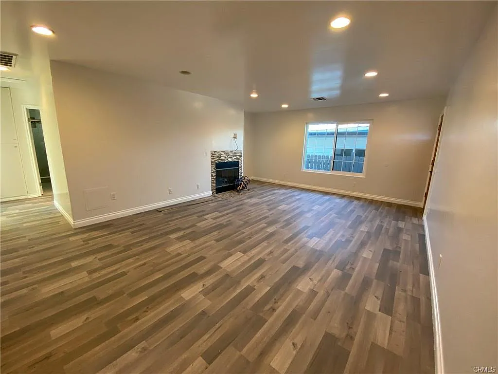 3 bed, 1167 sqft, $3,200 — Photo 1