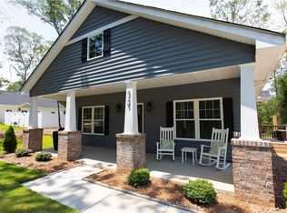 429 Eaton St, Central, SC 29630