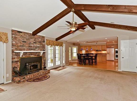 4th image of 1579 Englebrook Dr