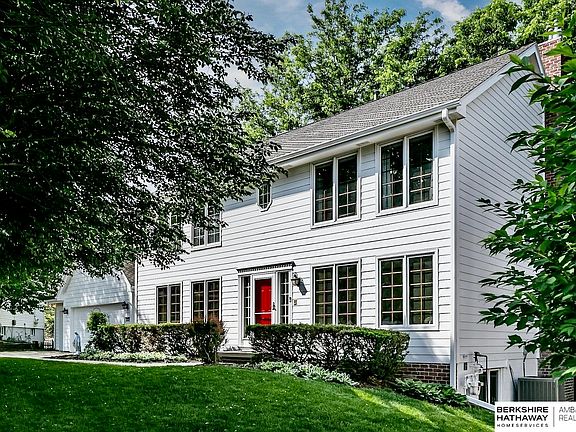 2nd image of 512 S 158th Avenue Cir