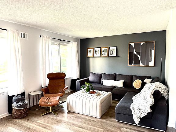 3rd image of 203 Springmeadow Dr Unit C