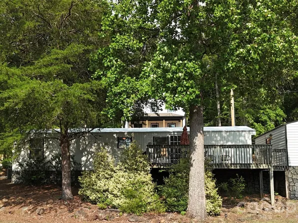 535 Lake Shore Dr #150, New London, NC 28127