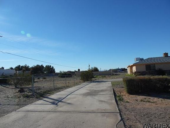 4th image of 1724 E Joy Ln