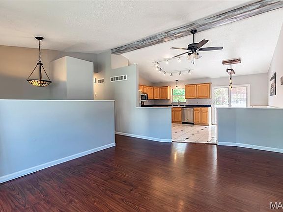 4th image of 1208 Walnut Dr