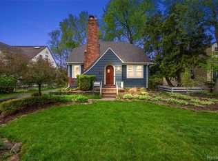 1368 Cedar Dr, Birmingham, MI 48009