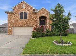 9518 Franklin Dr, Mont Belvieu, TX 77523