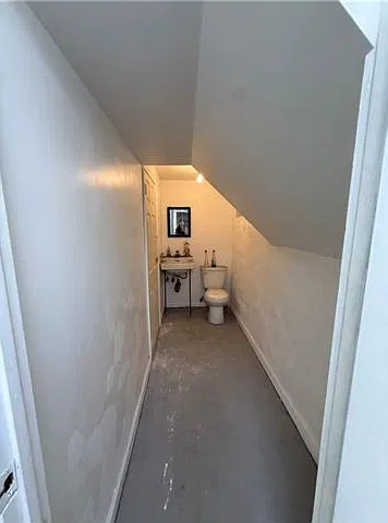 Studio, $2,500 — Photo 4