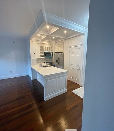 4th image of 553 Water St