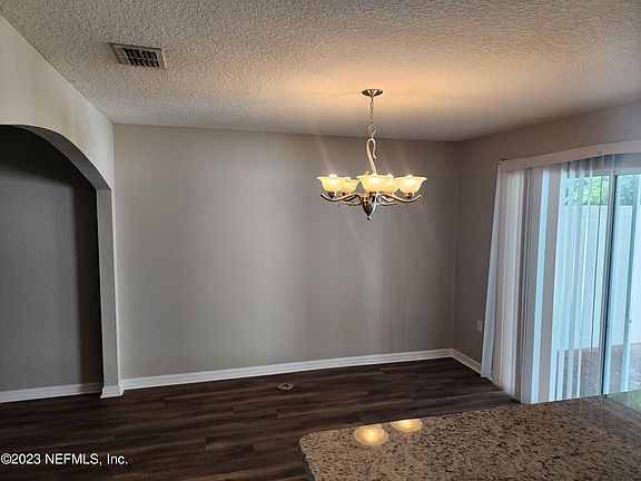 3rd image of 7407 Palm Hills Dr