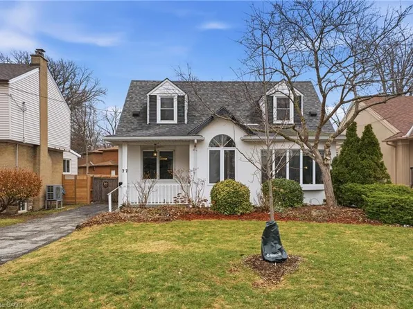 77 Arcade Cres, Hamilton, ON L9C 3J1