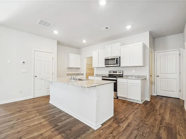 207 Whitewood Dr — Photo 11