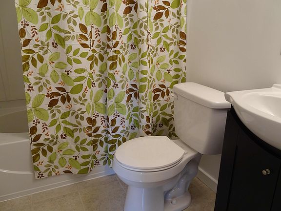 3rd image of 6106 Meadwood Cir