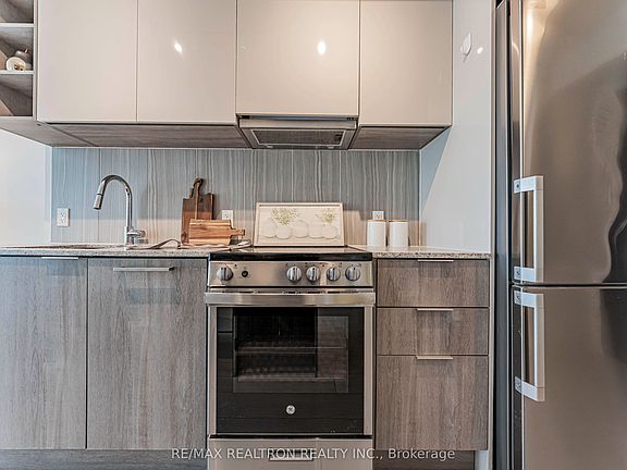 5th image of 31 Tippett Rd #230
