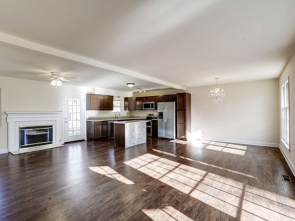 4th image of 2510 Dover Ct