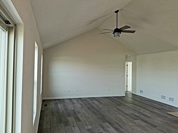 3rd image of 518 Lloyd Dr