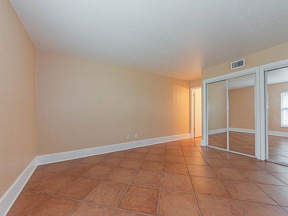 5th image of 527 Royal Palm Blvd #G6
