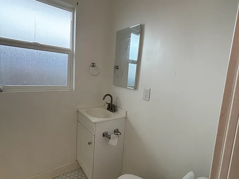 6815 Seville Ave #B — Photo 7
