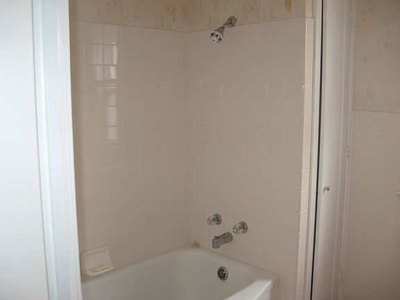 4th image of 4325 W 217th St