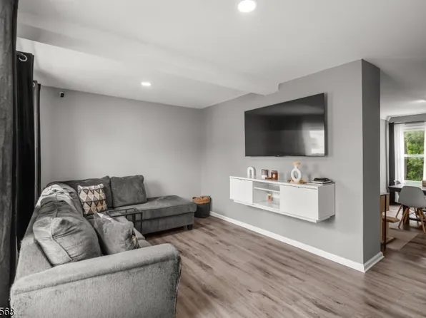 120 Warren St, Paterson City, NJ 07524