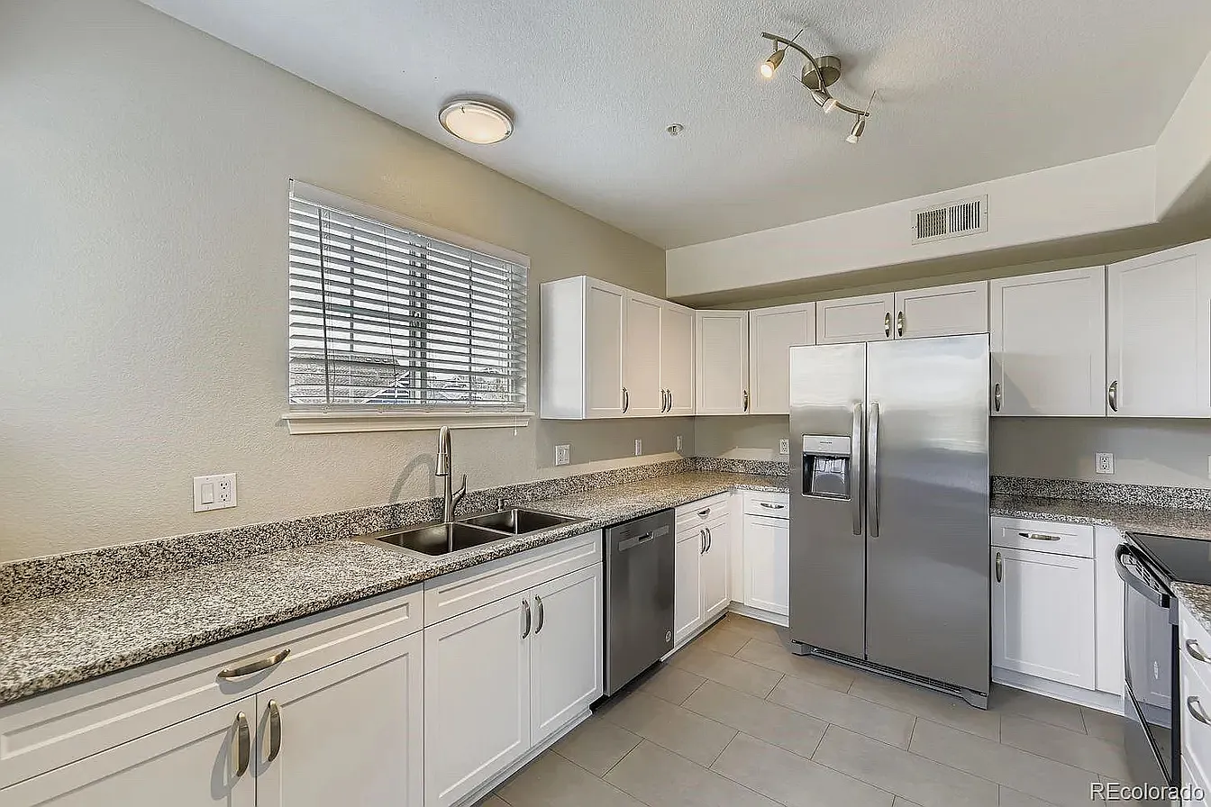 2 bed, 1264 sqft, $2,075 — Photo 3