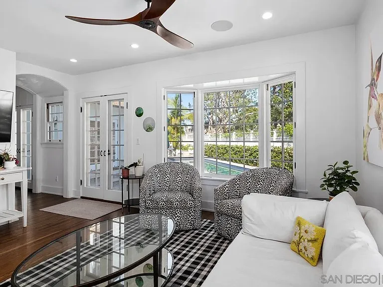 532 Marina Ave — Photo 9